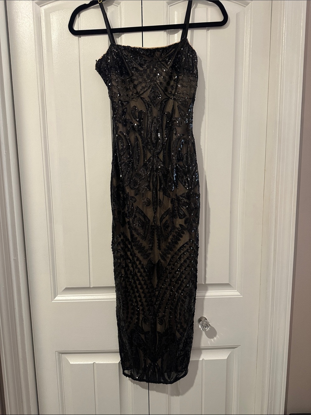 Privy Black lace over nude sequin stretch midi body on dress spaghetti strap nwt